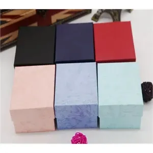 Customizable watch box in various colors